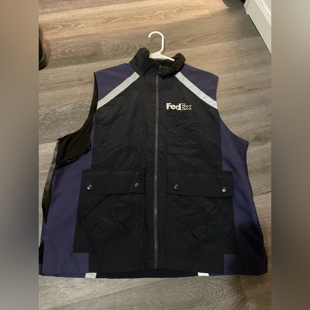 Purple fed ex vest men’s size Large